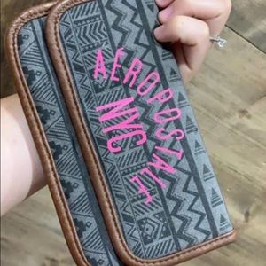 Aeropostale’s wallet/clutch